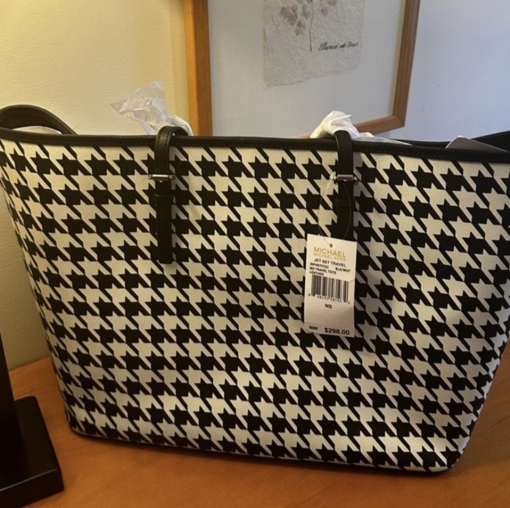 Michael Kors Black /White Houndstooth Jet Set Medium Tote - NWT.
